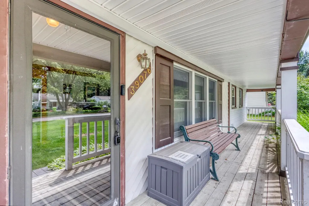 39076 Winkler Street Harrison Charter Township MI 48045
