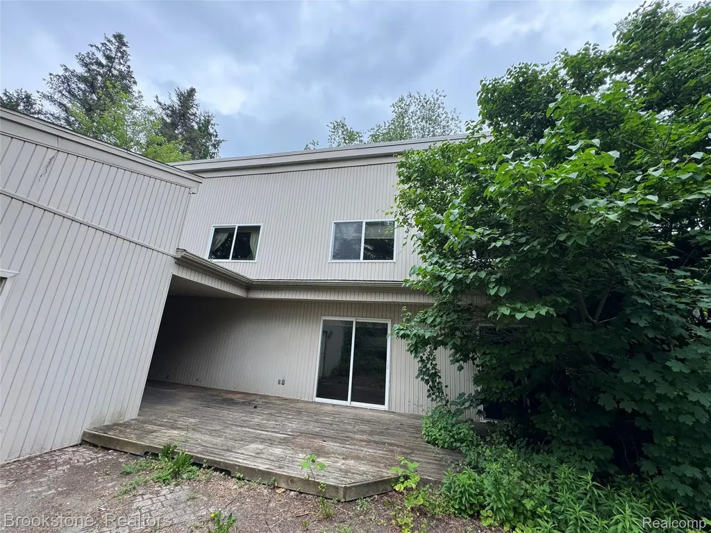 5409 Stowe Trail Independence Charter Township MI 48348