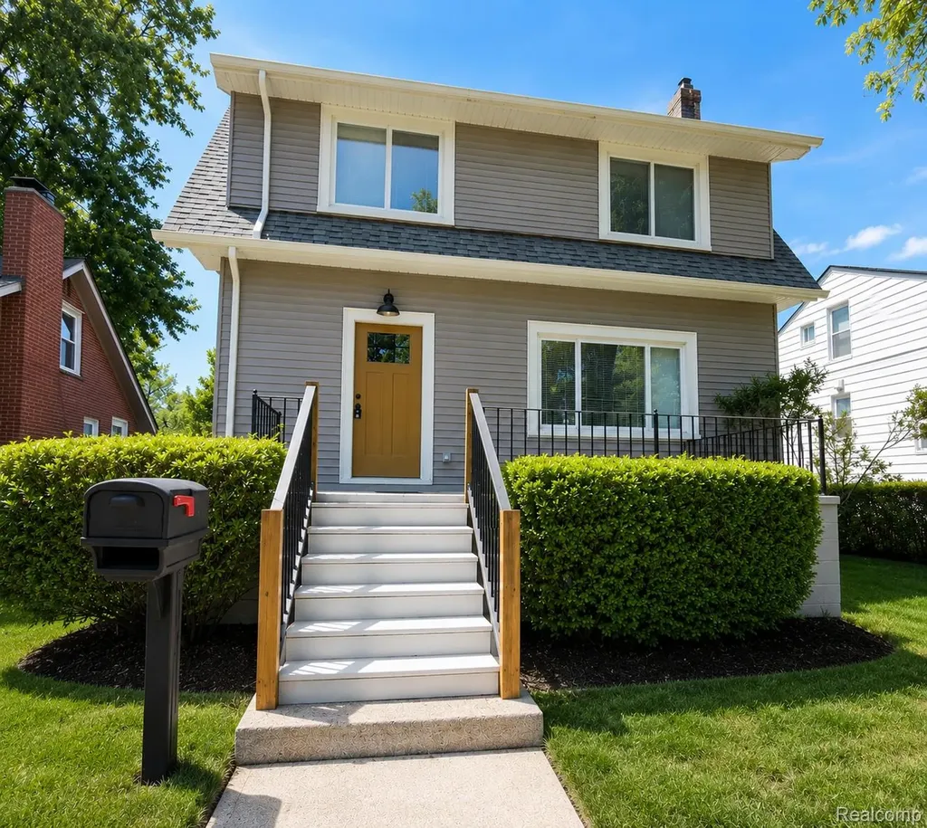 214 E Hazelhurst Street Ferndale City MI 48220