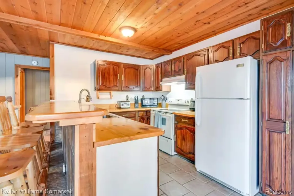 6301 Rock Road Garfield Township MI 48632
