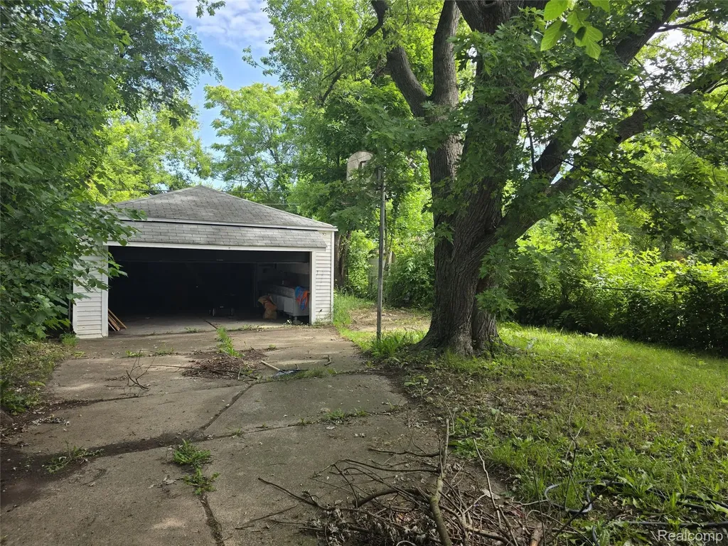 16435 Tacoma Street Detroit City MI 48205