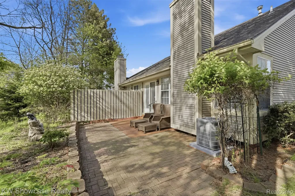 1021 Willowood Court Fenton City MI 48430
