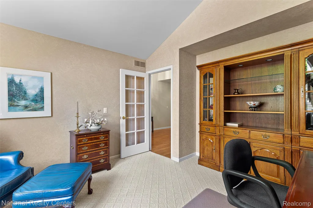 180 Winslow Circle Commerce Charter Township MI 48390