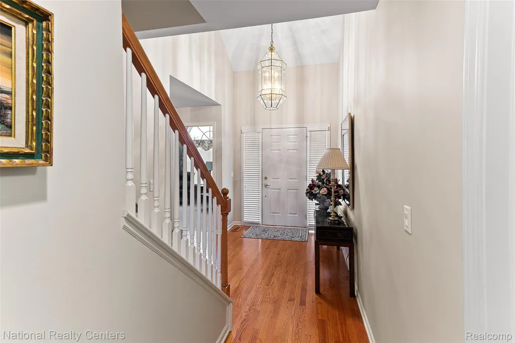 180 Winslow Circle Commerce Charter Township MI 48390