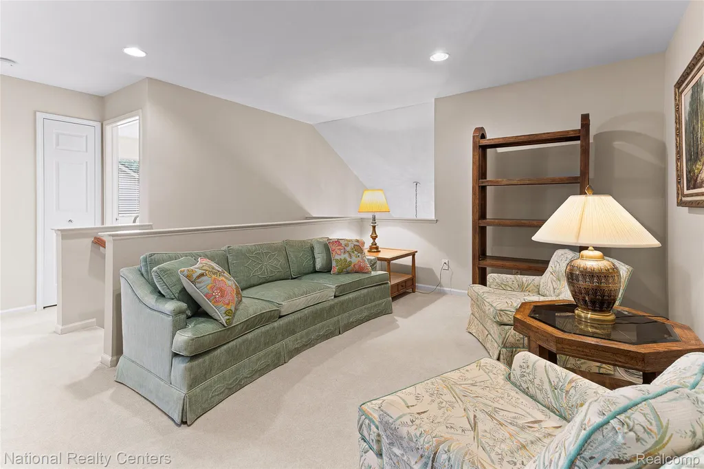 180 Winslow Circle Commerce Charter Township MI 48390