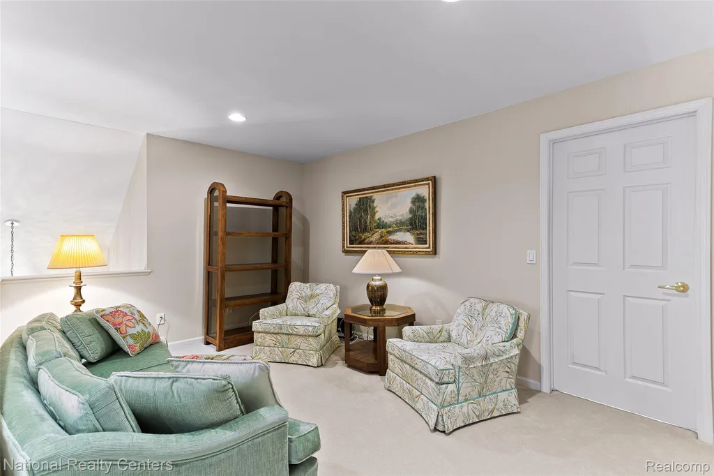 180 Winslow Circle Commerce Charter Township MI 48390