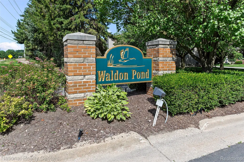 180 Winslow Circle Commerce Charter Township MI 48390