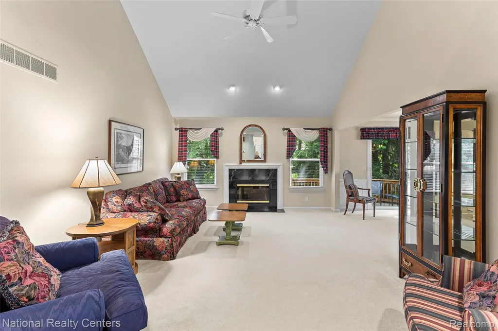 180 Winslow Circle Commerce Charter Township MI 48390