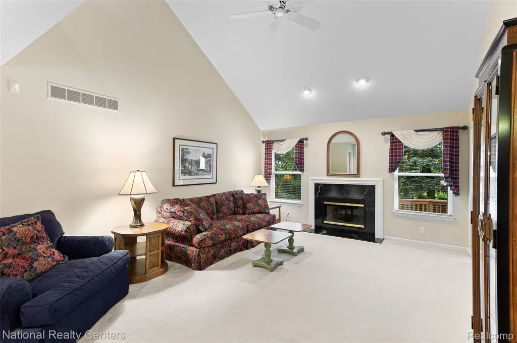180 Winslow Circle Commerce Charter Township MI 48390