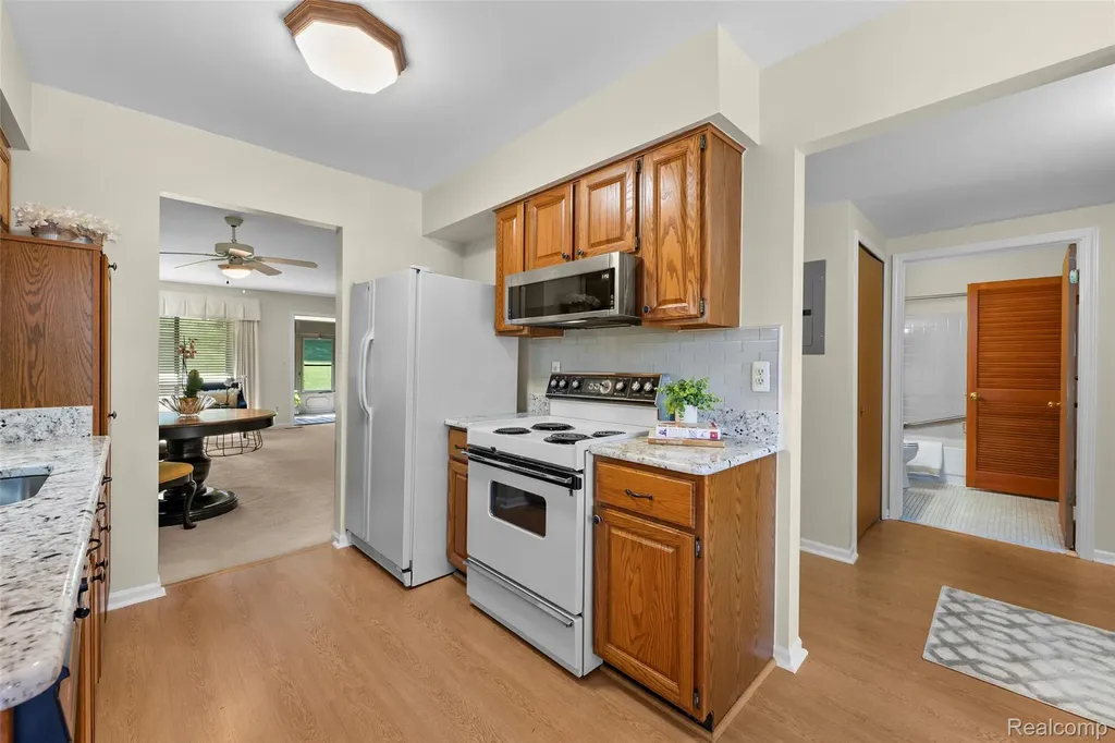 985 Wexford Way Rochester Hills City MI 48307