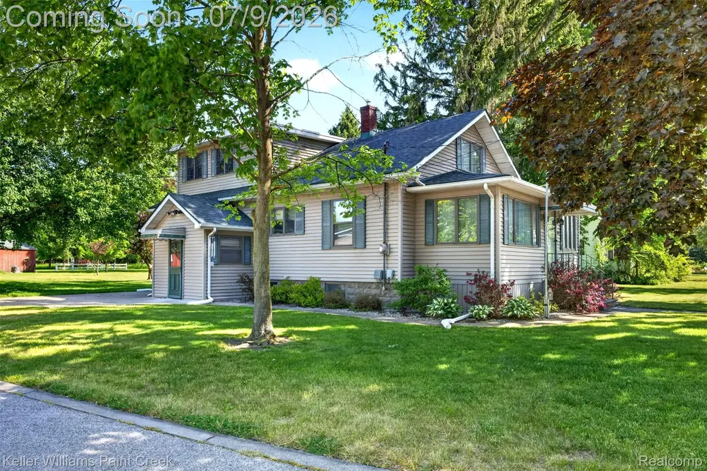 204 Russell Road Kawkawlin Township MI 48631
