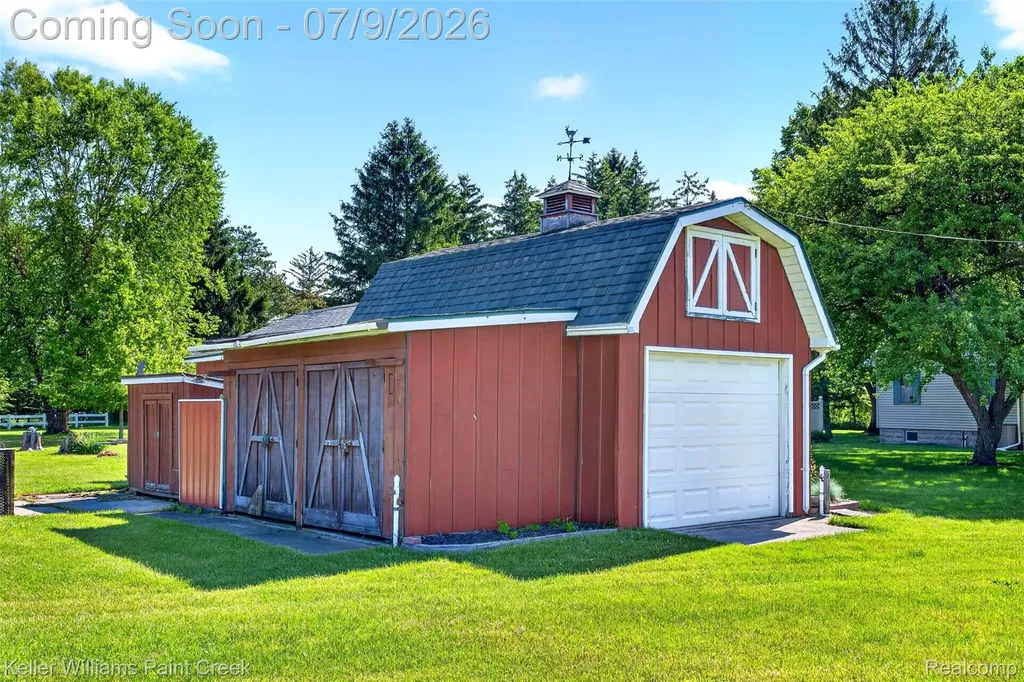 204 Russell Road Kawkawlin Township MI 48631