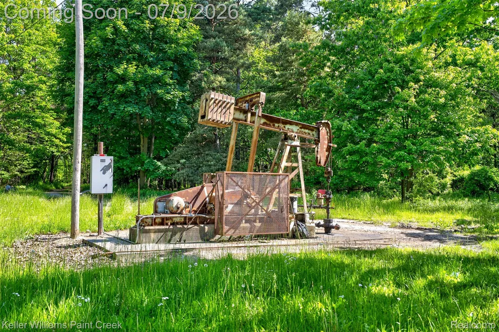 204 Russell Road Kawkawlin Township MI 48631