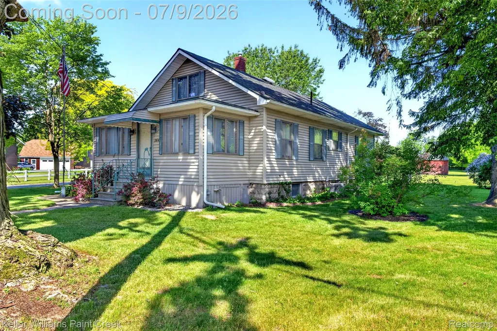 204 Russell Road Kawkawlin Township MI 48631