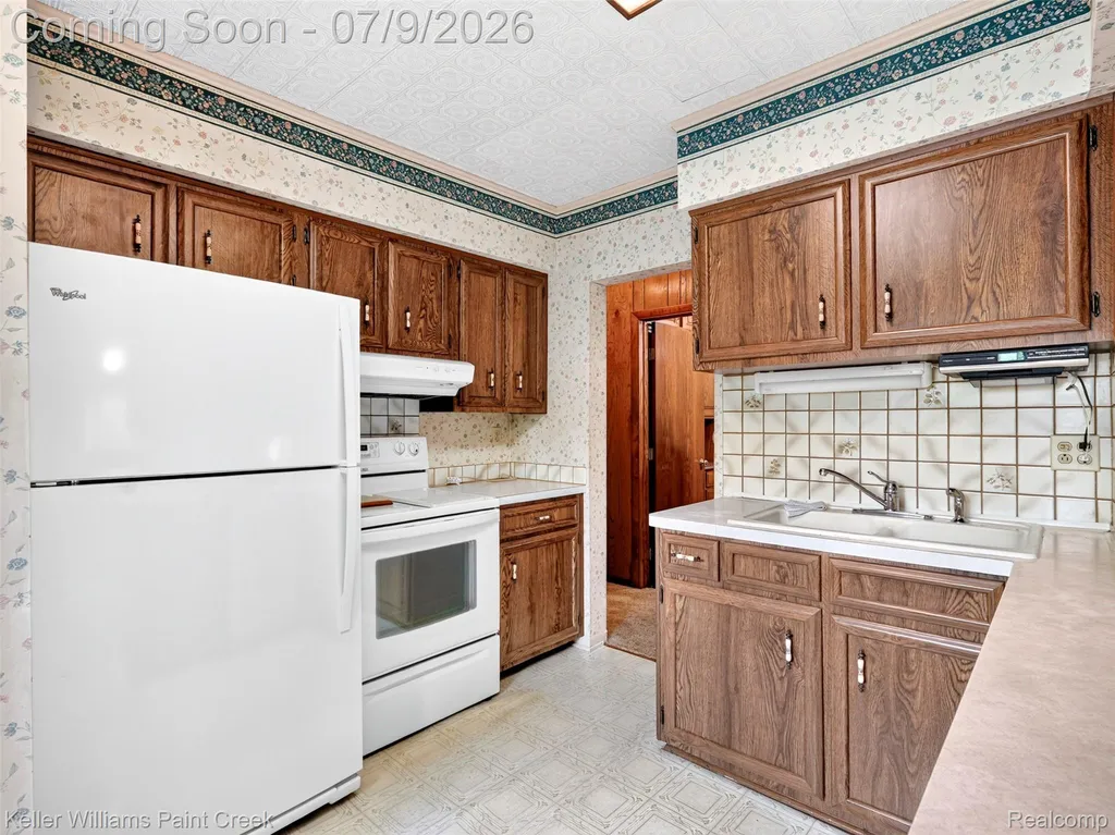 204 Russell Road Kawkawlin Township MI 48631