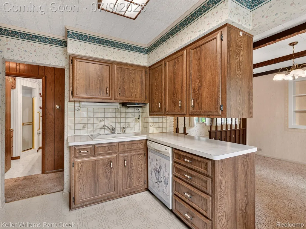 204 Russell Road Kawkawlin Township MI 48631
