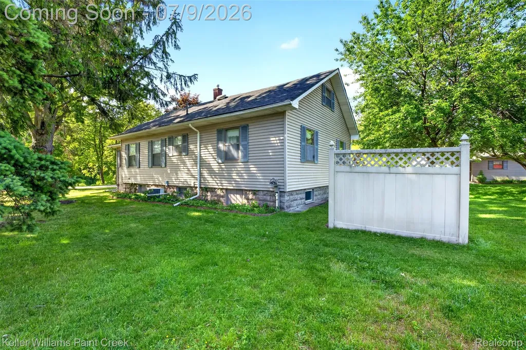 204 Russell Road Kawkawlin Township MI 48631