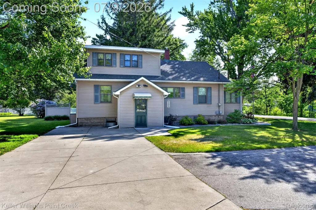 204 Russell Road Kawkawlin Township MI 48631