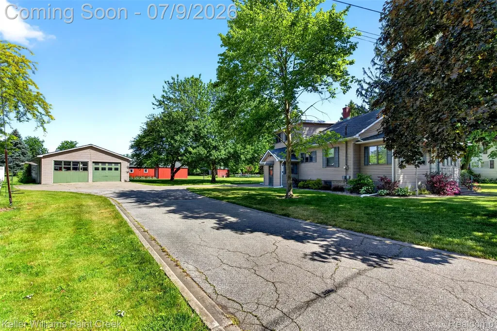 204 Russell Road Kawkawlin Township MI 48631