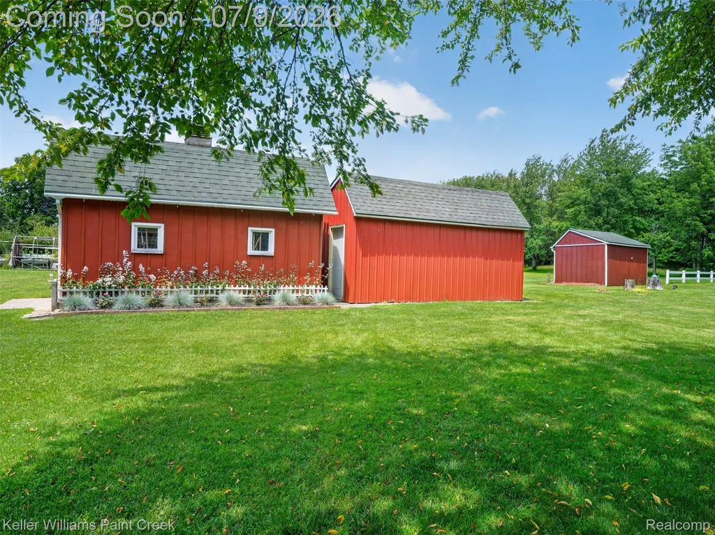 204 Russell Road Kawkawlin Township MI 48631
