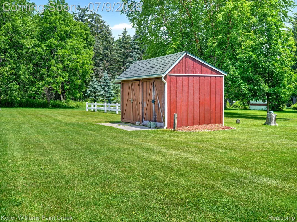 204 Russell Road Kawkawlin Township MI 48631