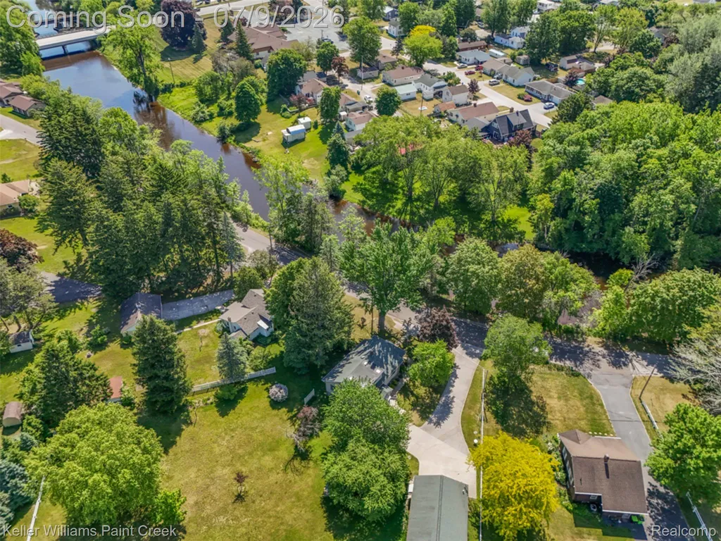 204 Russell Road Kawkawlin Township MI 48631