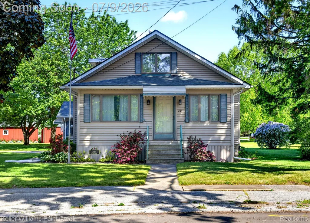 204 Russell Road Kawkawlin Township MI 48631