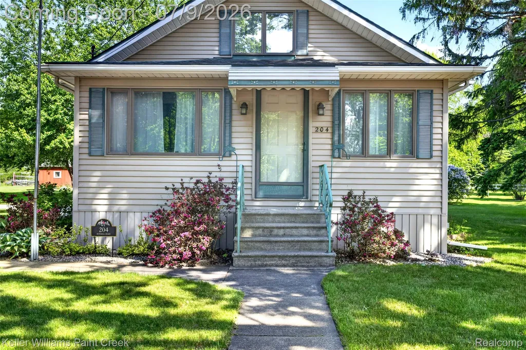 204 Russell Road Kawkawlin Township MI 48631