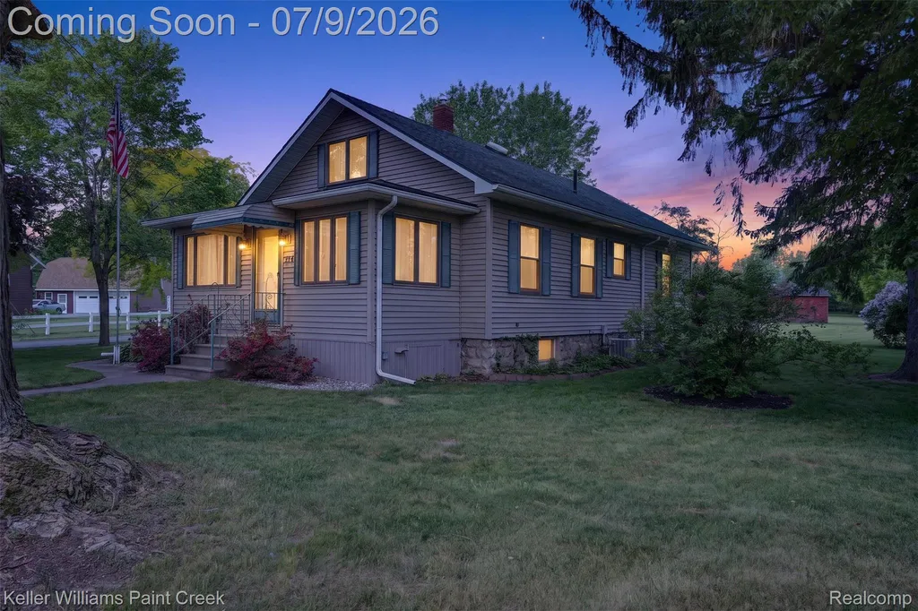 204 Russell Road Kawkawlin Township MI 48631