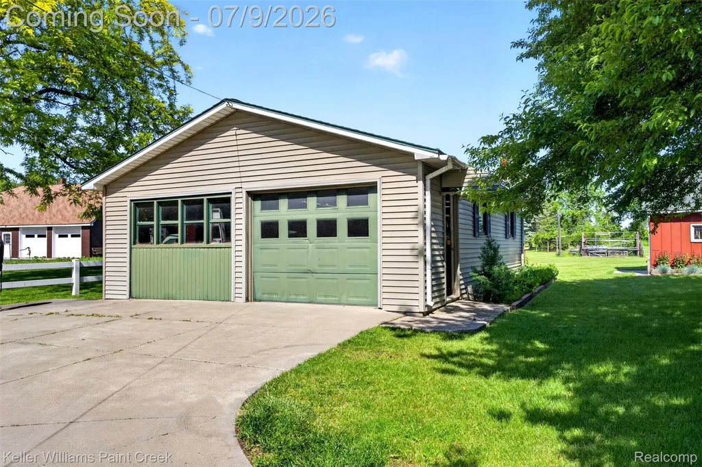 204 Russell Road Kawkawlin Township MI 48631