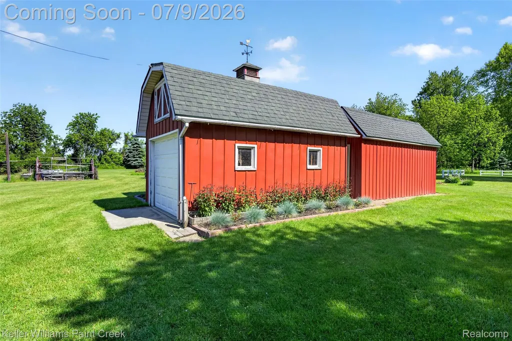 204 Russell Road Kawkawlin Township MI 48631
