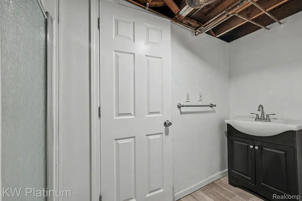 29462 Hanover Boulevard Westland City MI 48186