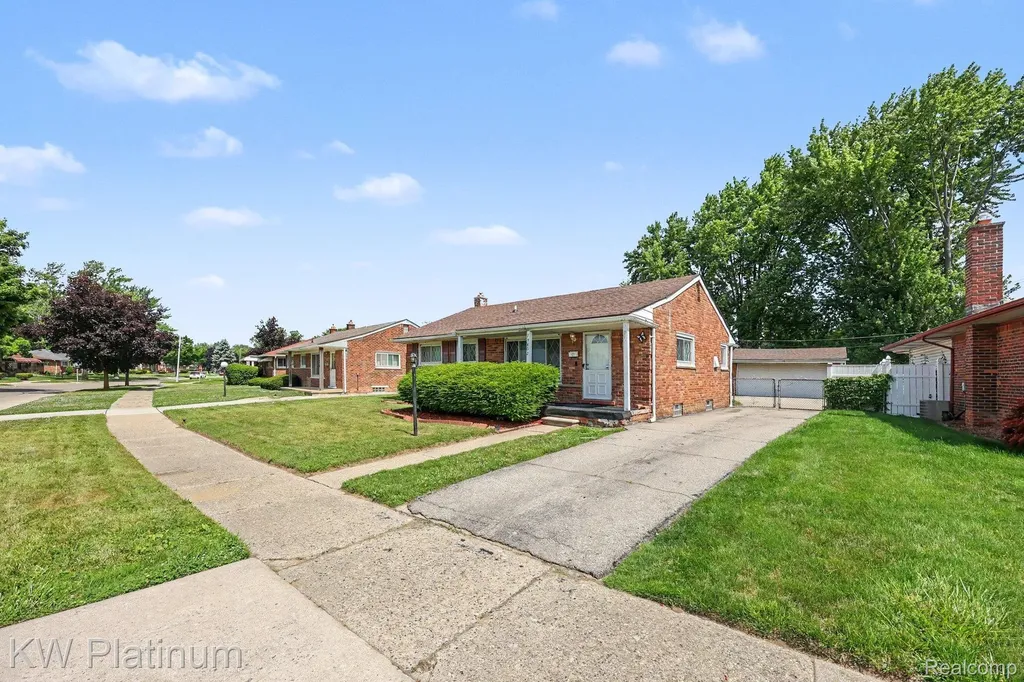 29462 Hanover Boulevard Westland City MI 48186