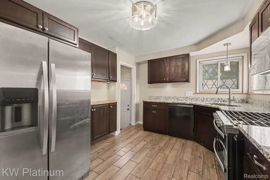 29462 Hanover Boulevard Westland City MI 48186