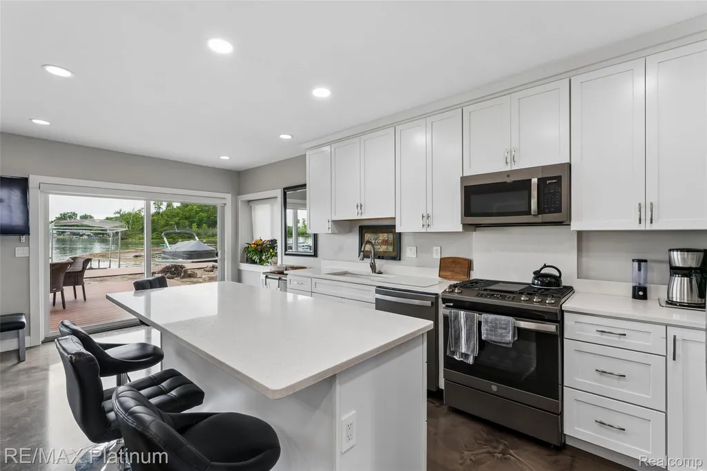 3154 Ponemah Drive Fenton Charter Township MI 48430