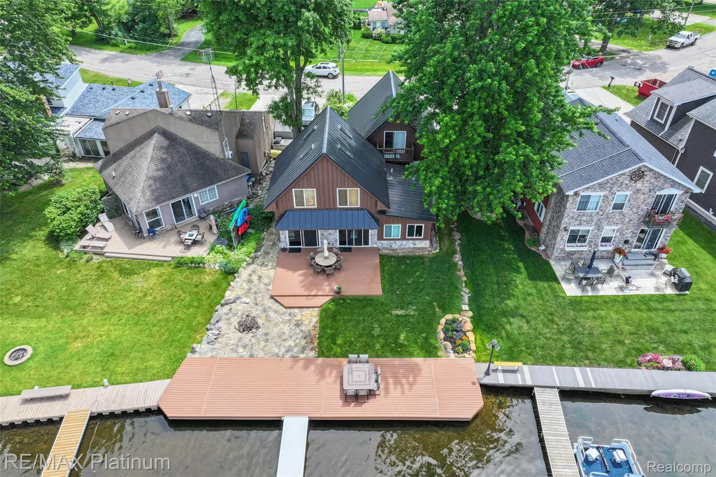 3154 Ponemah Drive Fenton Charter Township MI 48430