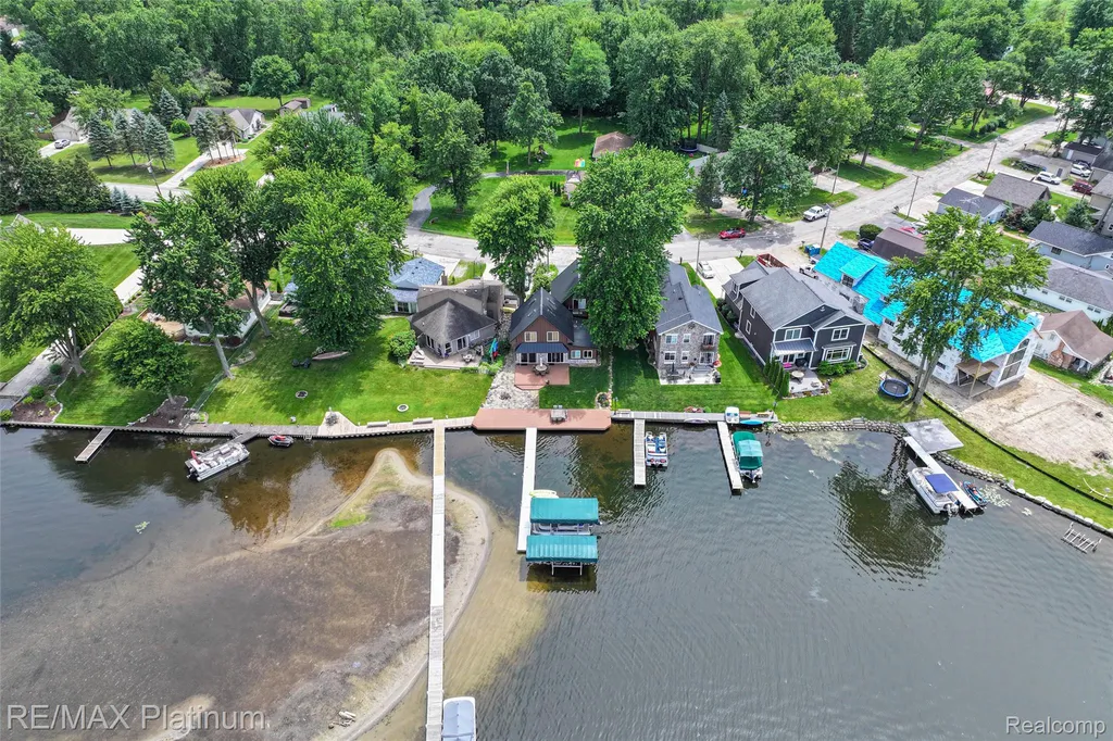 3154 Ponemah Drive Fenton Charter Township MI 48430