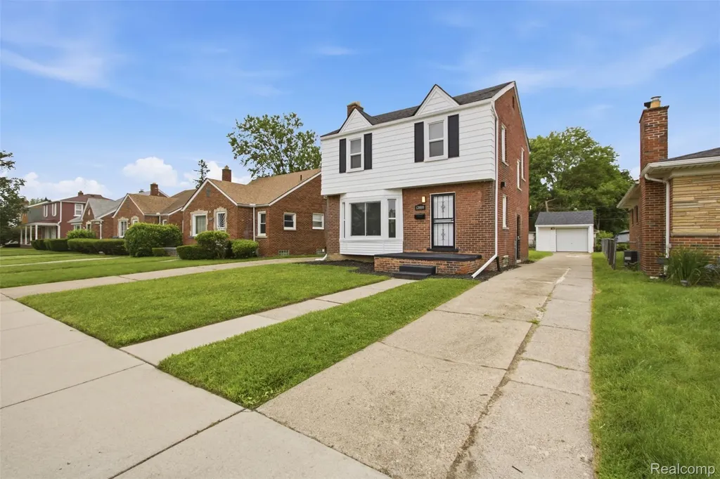 13810 Fairmount Drive Detroit City MI 48205