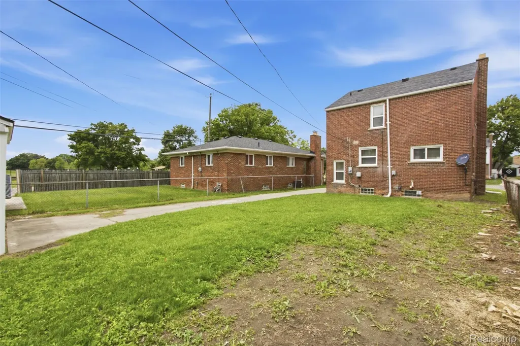 13810 Fairmount Drive Detroit City MI 48205