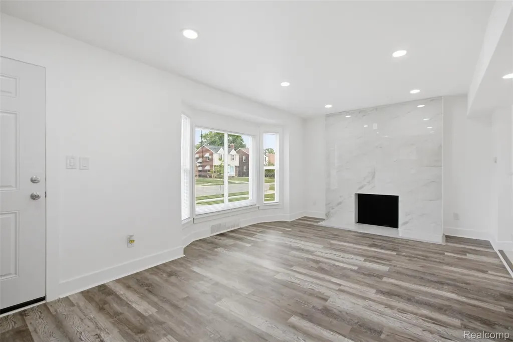 13810 Fairmount Drive Detroit City MI 48205