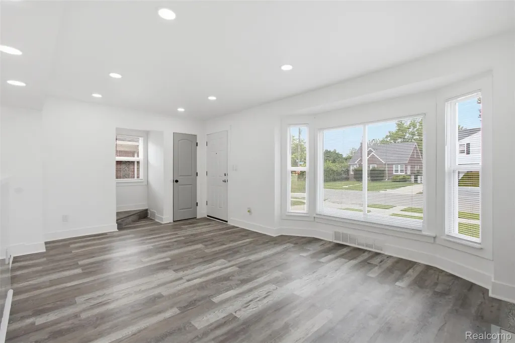 13810 Fairmount Drive Detroit City MI 48205