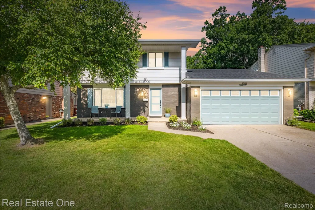 5011 Thorncroft Avenue Royal Oak City MI 48073