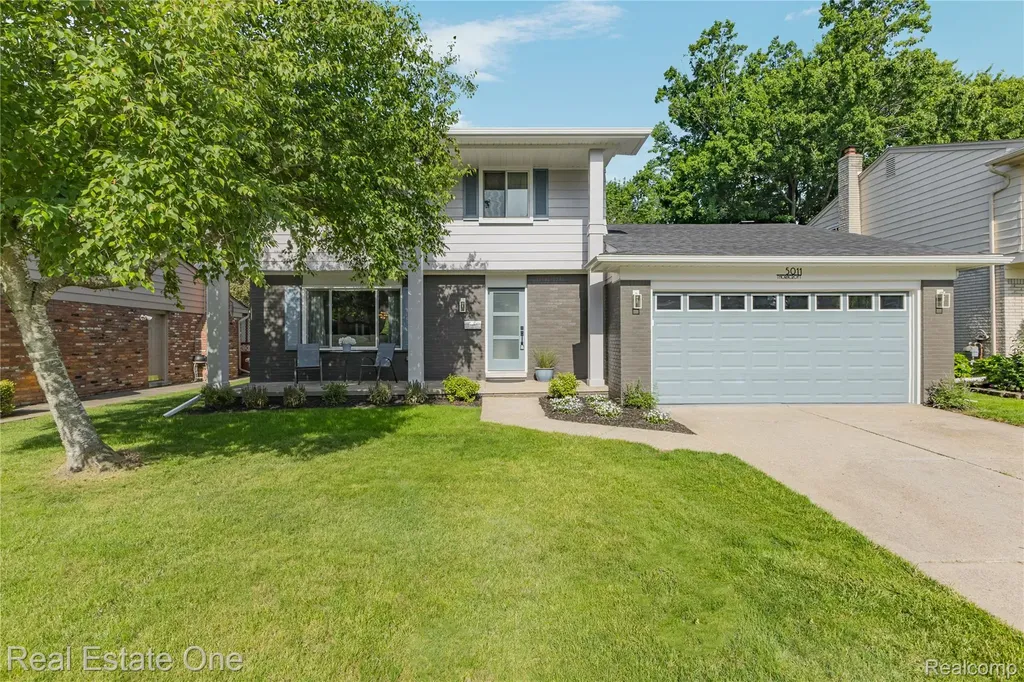 5011 Thorncroft Avenue Royal Oak City MI 48073