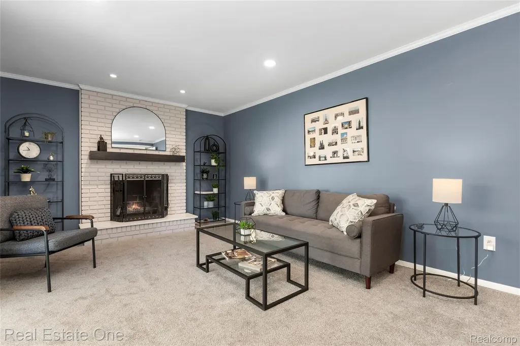 5011 Thorncroft Avenue Royal Oak City MI 48073