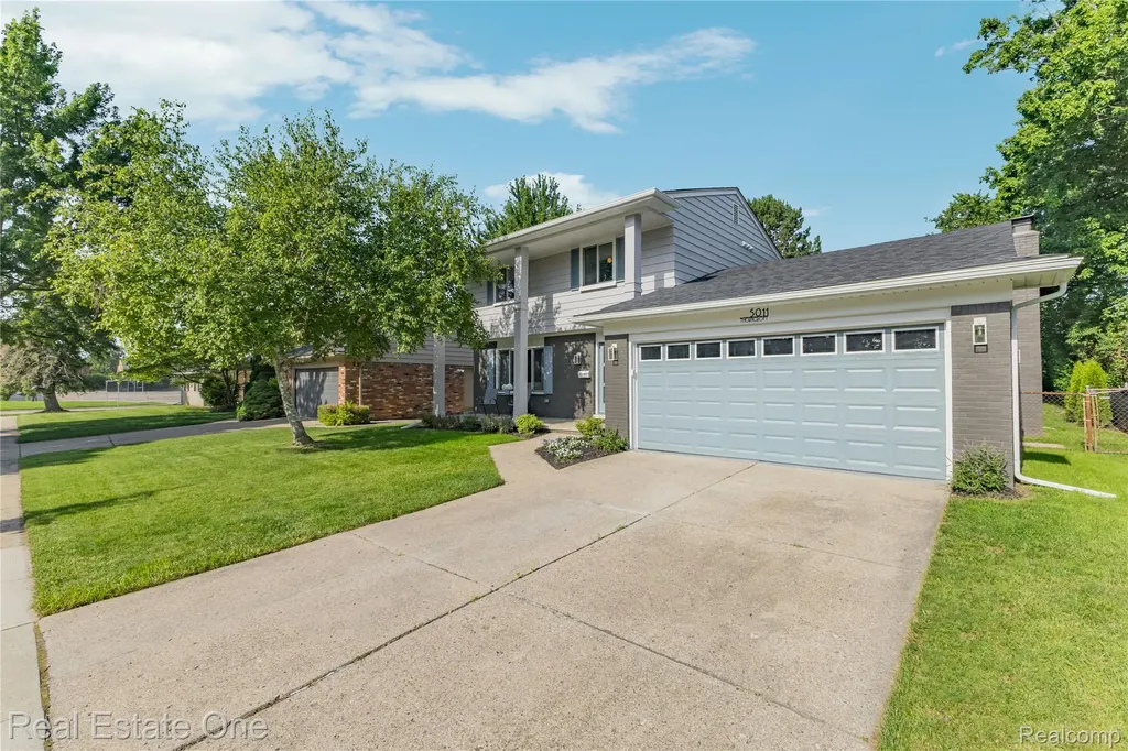 5011 Thorncroft Avenue Royal Oak City MI 48073