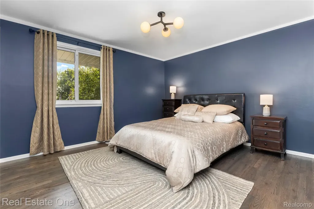 5011 Thorncroft Avenue Royal Oak City MI 48073