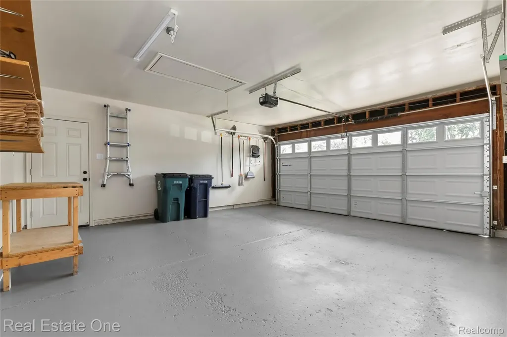 5011 Thorncroft Avenue Royal Oak City MI 48073