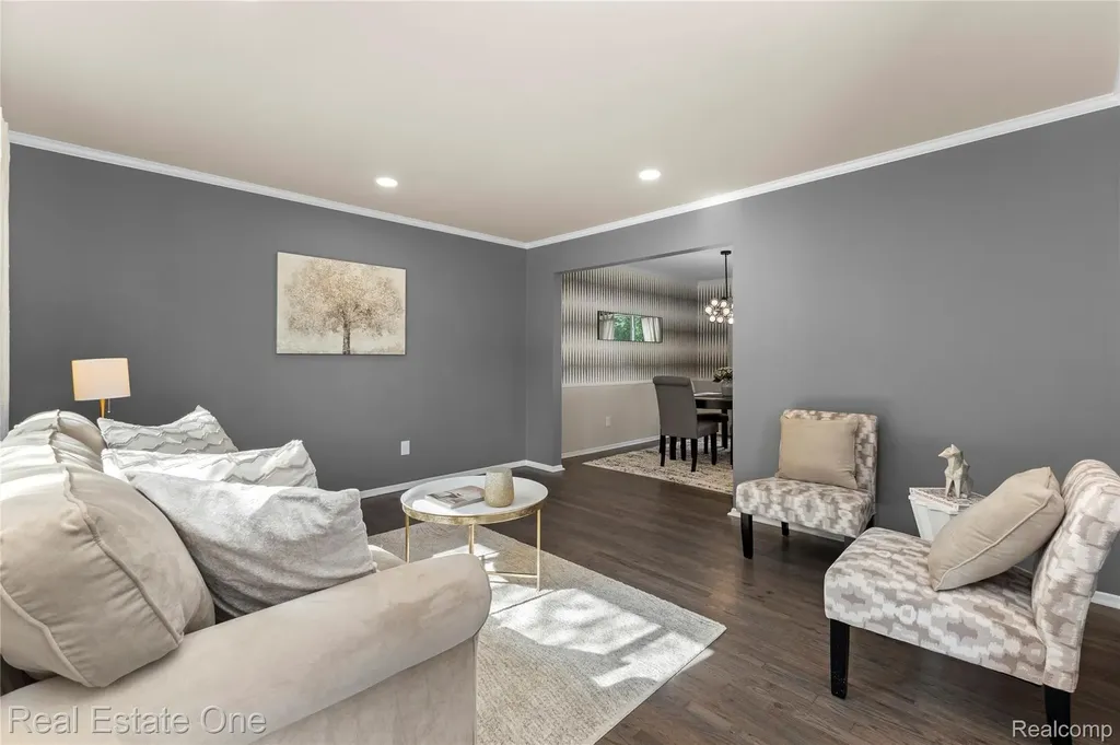 5011 Thorncroft Avenue Royal Oak City MI 48073