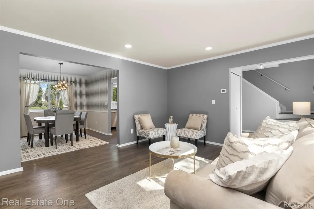 5011 Thorncroft Avenue Royal Oak City MI 48073