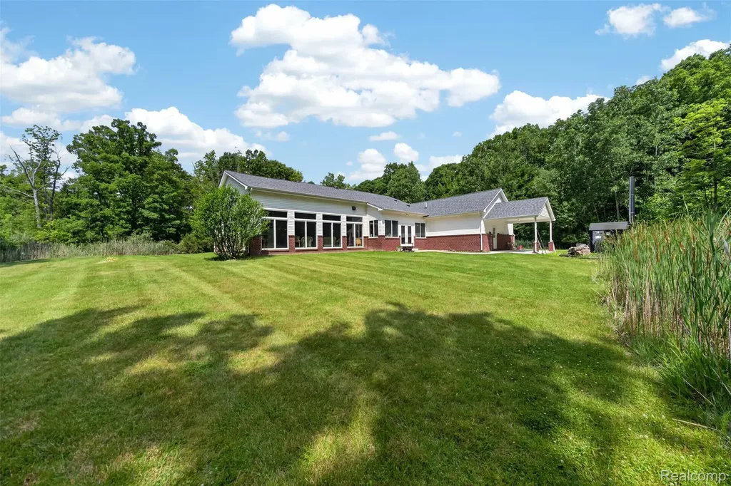 1621 Preservation Lane St. Clair City MI 48079